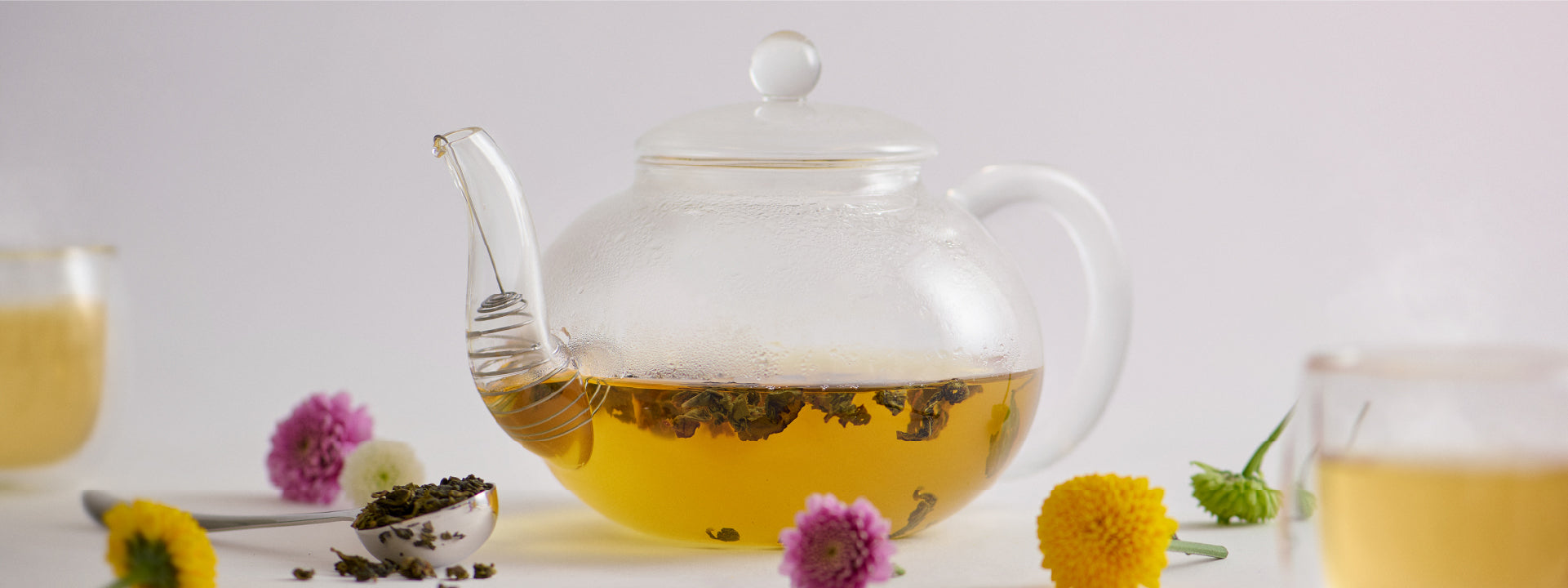 oolong steeping in a glass teapot