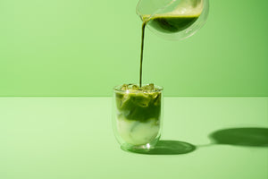 iced matcha latte pour shot